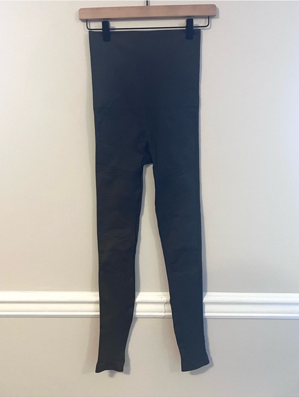 Belly Bandit Women’s Mother Tucker Postpartum Compression Leggings Sz XS Green